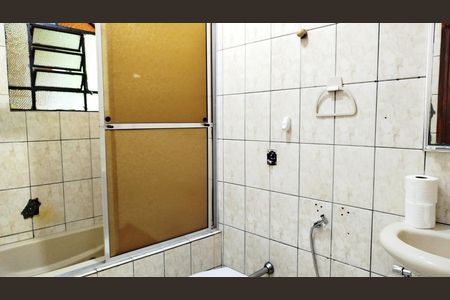 Casa à venda com 330m², 3 quartos e 4 vagasBanheiro da Suíte