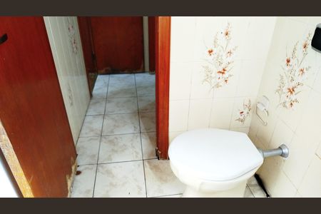 Casa à venda com 330m², 3 quartos e 4 vagasBanheiro 2