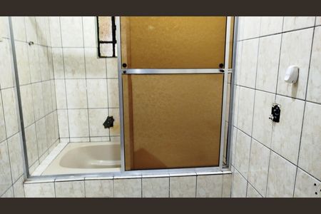 Casa à venda com 330m², 3 quartos e 4 vagasBanheiro da Suíte