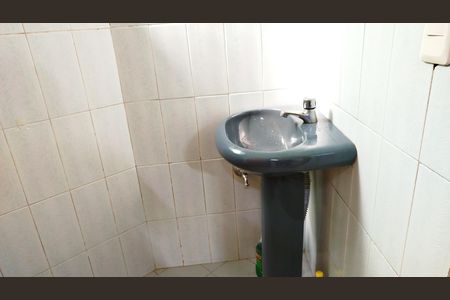 Casa à venda com 330m², 3 quartos e 4 vagasBanheiro Social
