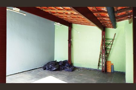 Casa à venda com 330m², 3 quartos e 4 vagasQuintal