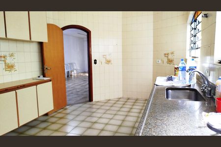Casa à venda com 330m², 3 quartos e 4 vagasCozinha