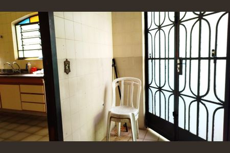 Casa à venda com 330m², 3 quartos e 4 vagasÁrea de serviço