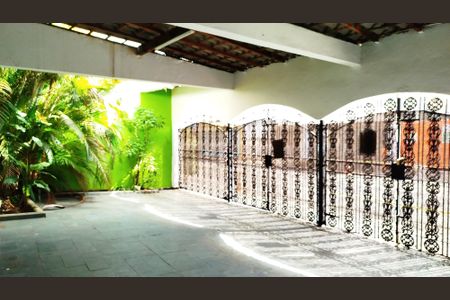 Casa à venda com 330m², 3 quartos e 4 vagasGaragem