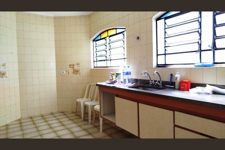 Casa à venda com 330m², 3 quartos e 4 vagasCozinha