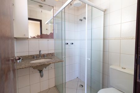 Casa à venda com 250m², 3 quartos e 5 vagasBanheiro da Suíte 2