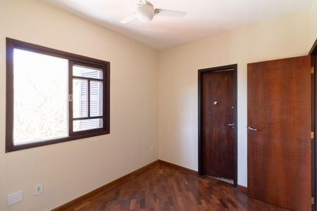 Casa à venda com 250m², 3 quartos e 5 vagasQuarto 2 - Suíte