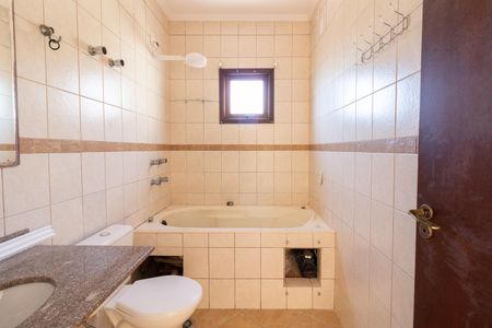 Casa à venda com 250m², 3 quartos e 5 vagasBanheiro da Suíte 3