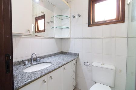 Casa à venda com 250m², 3 quartos e 5 vagasBanheiro da Suíte 1