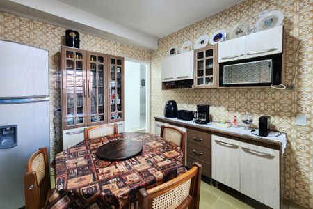 Casa à venda com 161m², 3 quartos e 2 vagasCozinha