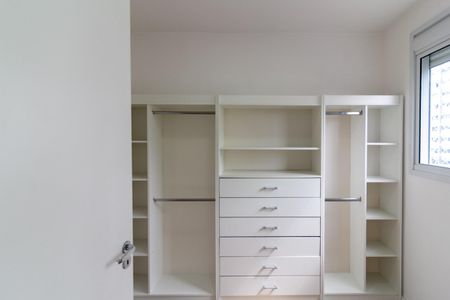 Quarto 2 de apartamento para alugar com 2 quartos, 35m² em Campo Grande, São Paulo