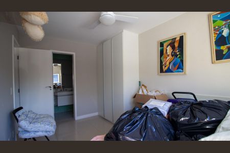 Casa de condomínio à venda com 374m², 5 quartos e 3 vagas Casa de condomínio à venda com 374m², 5 quartos e 3 vagasSuíte 3