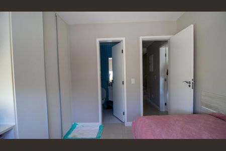 Casa de condomínio à venda com 374m², 5 quartos e 3 vagas Casa de condomínio à venda com 374m², 5 quartos e 3 vagasSuíte 2