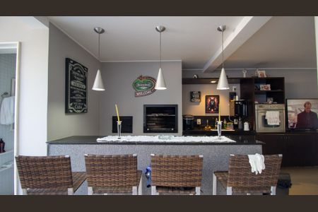 Casa de condomínio à venda com 374m², 5 quartos e 3 vagas Casa de condomínio à venda com 374m², 5 quartos e 3 vagasÁrea comum - Área Gourmet