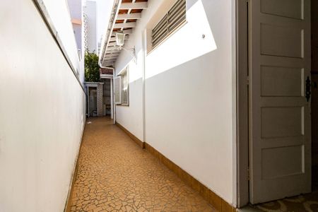 Casa à venda com 197m², 2 quartos e 2 vagasCorredor Lateral