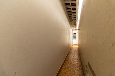 Casa à venda com 197m², 2 quartos e 2 vagasCorredor Lateral