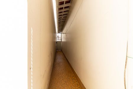 Casa à venda com 197m², 2 quartos e 2 vagasCorredor Lateral