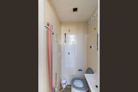 Casa à venda com 197m², 2 quartos e 2 vagasBanheiro de Serviço