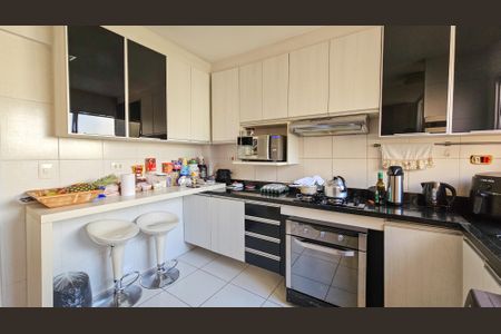 Apartamento à venda com 68m², 3 quartos e 2 vagas Apartamento à venda com 68m², 3 quartos e 2 vagasCozinha