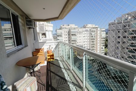 Apartamento à venda com 69m², 2 quartos e 1 vagaVaranda