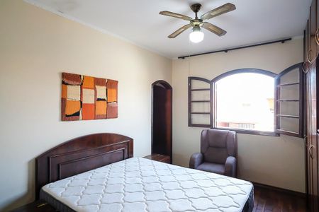 Casa à venda com 189m², 4 quartos e 2 vagasSuíte