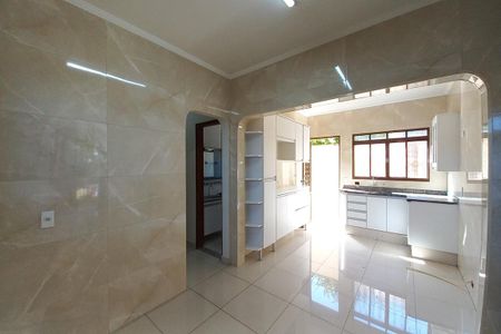 Casa à venda com 250m², 5 quartos e 4 vagasCopa