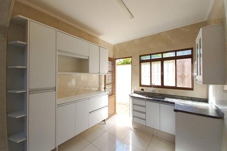 Casa à venda com 250m², 5 quartos e 4 vagasCozinha