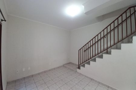 Casa à venda com 250m², 5 quartos e 4 vagasSala