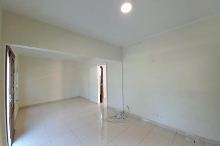 Casa à venda com 250m², 5 quartos e 4 vagasSala