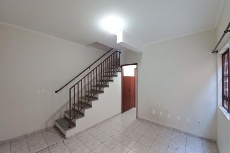 Casa à venda com 250m², 5 quartos e 4 vagasSala