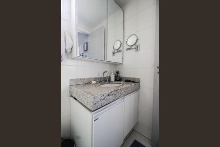 Apartamento à venda com 71m², 2 quartos e 1 vagaBanheiro da Suíte