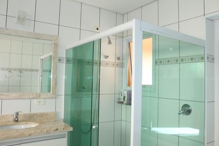 Casa à venda com 300m², 4 quartos e 4 vagasBanheiro da Suíte 1