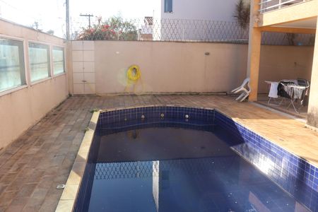 Casa à venda com 300m², 4 quartos e 4 vagasQuintal