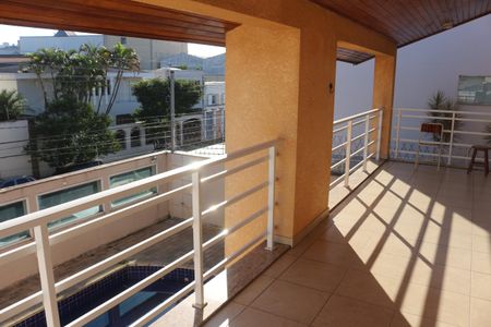 Casa à venda com 300m², 4 quartos e 4 vagasVaranda