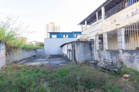 Casa à venda com 235m², 5 quartos e 4 vagas Casa à venda com 235m², 5 quartos e 4 vagasQuintal