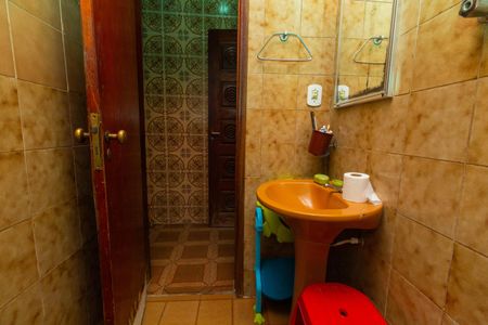 Casa à venda com 235m², 5 quartos e 4 vagas Casa à venda com 235m², 5 quartos e 4 vagasCasa 2 - Banheiro