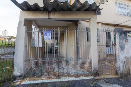 Casa à venda com 235m², 5 quartos e 4 vagas Casa à venda com 235m², 5 quartos e 4 vagasFachada