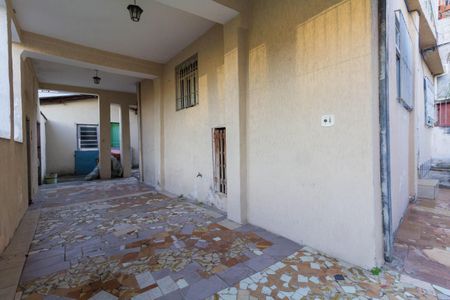 Casa à venda com 235m², 5 quartos e 4 vagas Casa à venda com 235m², 5 quartos e 4 vagasGaragem