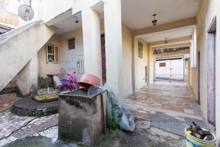 Casa à venda com 235m², 5 quartos e 4 vagas Casa à venda com 235m², 5 quartos e 4 vagasQuintal