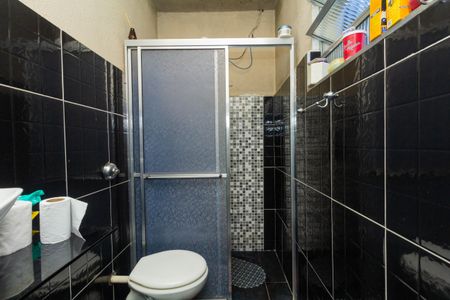 Casa à venda com 235m², 5 quartos e 4 vagas Casa à venda com 235m², 5 quartos e 4 vagasCasa 1 - Banheiro