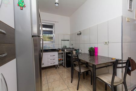 Casa à venda com 235m², 5 quartos e 4 vagas Casa à venda com 235m², 5 quartos e 4 vagasCasa 1 - Cozinha