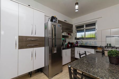 Casa à venda com 235m², 5 quartos e 4 vagas Casa à venda com 235m², 5 quartos e 4 vagasCasa 1 - Cozinha