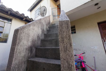 Casa à venda com 235m², 5 quartos e 4 vagas Casa à venda com 235m², 5 quartos e 4 vagasQuintal