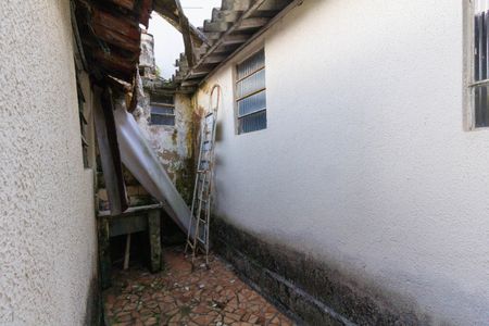 Casa à venda com 235m², 5 quartos e 4 vagas Casa à venda com 235m², 5 quartos e 4 vagasQuintal