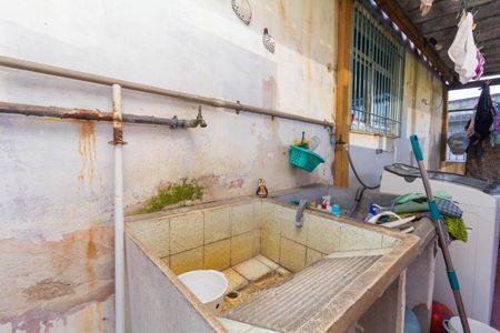 Casa à venda com 235m², 5 quartos e 4 vagas Casa à venda com 235m², 5 quartos e 4 vagasCasa 1 - Área de Serviço