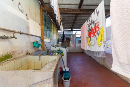 Casa à venda com 235m², 5 quartos e 4 vagas Casa à venda com 235m², 5 quartos e 4 vagasCasa 1 - Área de Serviço