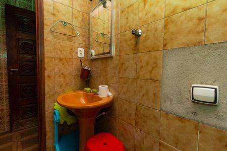 Casa à venda com 235m², 5 quartos e 4 vagas Casa à venda com 235m², 5 quartos e 4 vagasCasa 2 - Banheiro