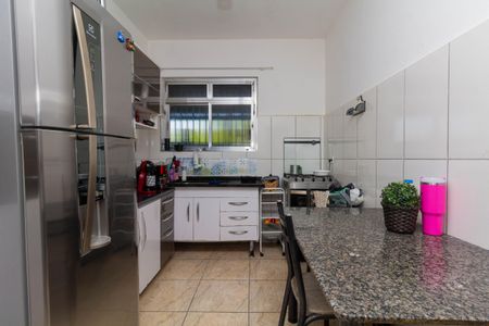 Casa à venda com 235m², 5 quartos e 4 vagas Casa à venda com 235m², 5 quartos e 4 vagasCasa 1 - Cozinha