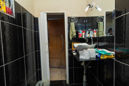 Casa à venda com 235m², 5 quartos e 4 vagas Casa à venda com 235m², 5 quartos e 4 vagasCasa 1 - Banheiro