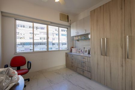 Apartamento à venda com 100m², 3 quartos e 2 vagasQuarto 2